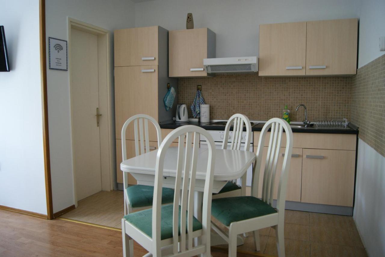 Apartment Lynx コレニツァ エクステリア 写真