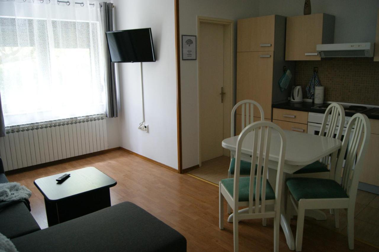 Apartment Lynx コレニツァ エクステリア 写真